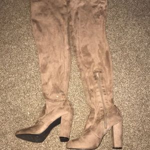 High knee heels 🤩